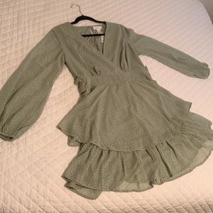 Beautiful Easter dress. Mint green with white polka dots. Size L. Tag attached.